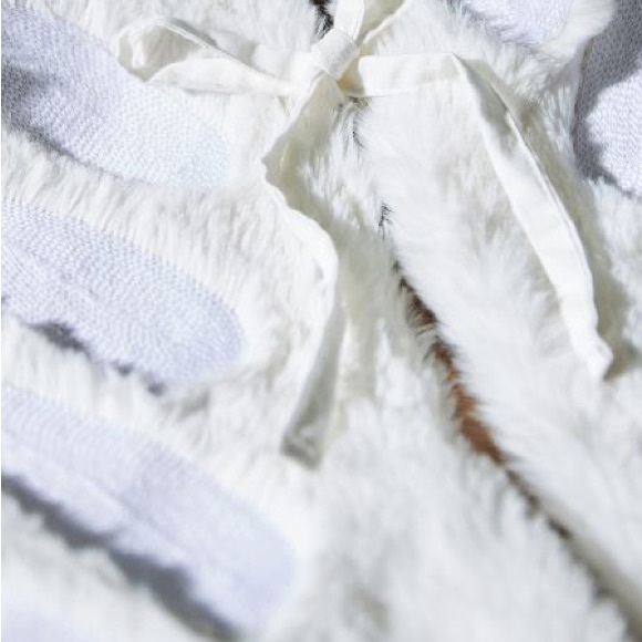 Faux Fur Snowflake Tree skirt - Picture 6 of 7